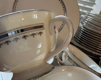This is a beautiful set of Vintage Franciscan Masterpiece China! Arabesque is the pattern! So delicate!