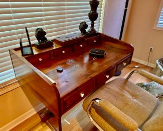 Hand Crafted Desk
Office Chair