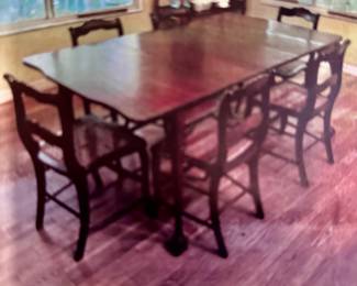 To a Full Size Table for 6 Chairs