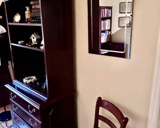 Art Deco style Mirror
Bookcase with storage