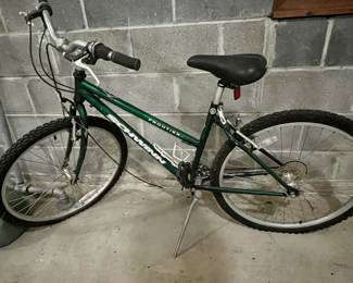 Women's Schwinn bike