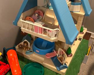 Little Tikes doll house