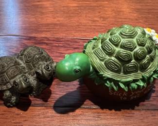 Minature turtle figurines