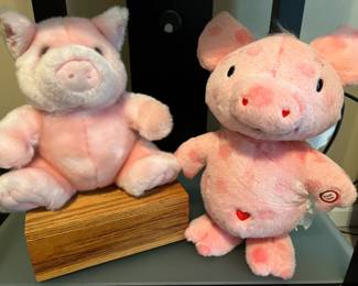 Stuffed pigs