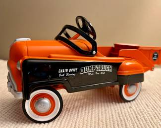 Hallmark Keepsake Kiddie Car Classics - "Murray Dump Truck"