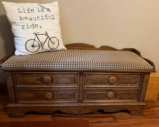 Lane cedar chest bench