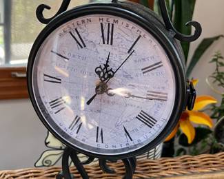 Metal fleur de lis clock