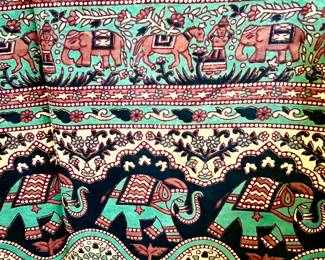 SO MANY BEAUTIFUL TEXTILES.