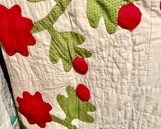 APPLIQUE ANTIQUE QUILTS.