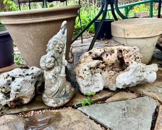 Lots of interesting rocks and pots.