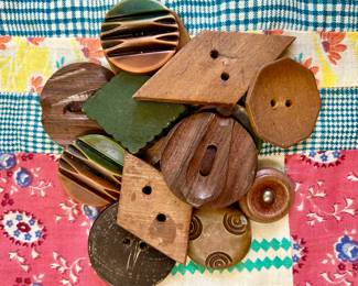 TONS OF VINTAGE BUTTONS IN THE SEWING ROOM.  QUICK PREVIEW!