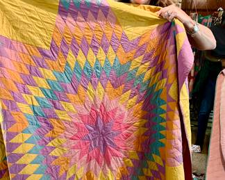 LONESTAR QUILT.  PERFECT FOR A WRAP!