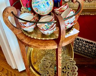 ANTIQUE OAK PLANT STAND.