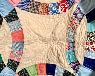 wedding ring vintage quilt.