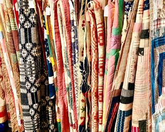 200 plus SO MANY QUILTS AND COVERLETS.  TOPPERS, SQUARES, ETC.  ANTIQUE AND VINTAGE.