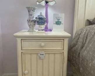 American Signature Furniture Nightstand (A) , Tracy Porter Ruffled Vase, Hurricane Style Lamp 