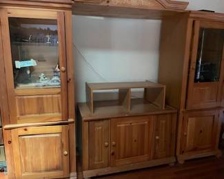 Entertainment center