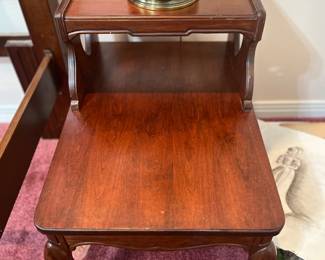 $100 Pair of Queen Anne style end tables 18W 24T 24D