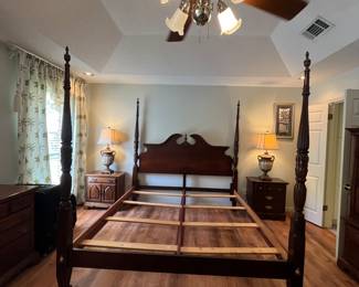 $400 King size 4 poster with carved decorations 