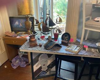 Vintage Horse Hame & Decor