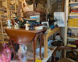 Tables, Figurines & Books