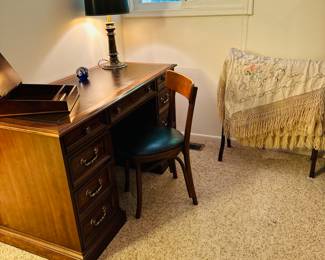 Beautiful vintage desk 