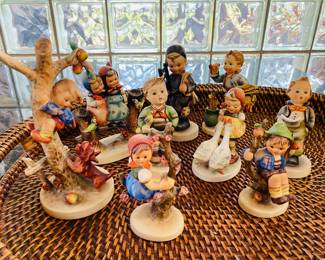 Vintage Hummel’s Full Bee hallmark