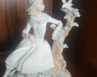 Lladro Girl watching Dove on tree
$100