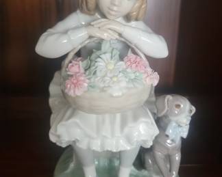 Lladro  Girl Sitting with Flower basket with dog #1088
