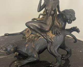 Mountain Ghost the Bronze 1989
Height 16in length 19in depth 9in