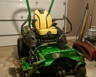 John Deere Z950M ZTRAK Zero-Turn Mower