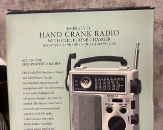 Emergency Hand Crank Radio with cell phone charger