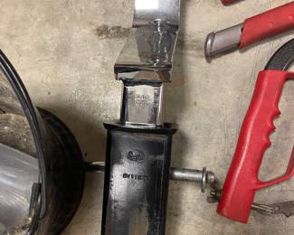 Ford drop hitch for receiver 12011 AB