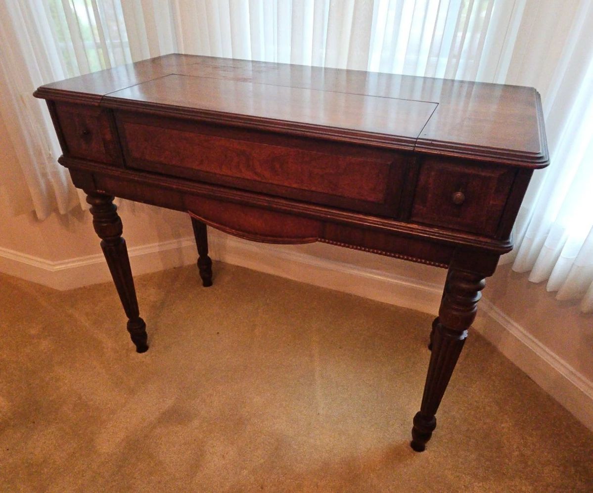 001 Antique Desk