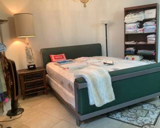 King Bed, Bed & Table Linens