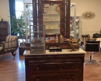 Antique Dresser w Mirror