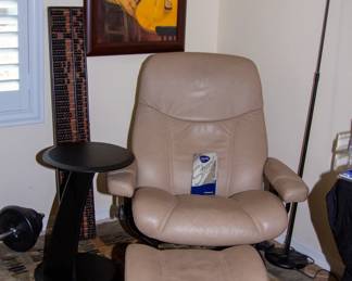 Leather lounging chair and leg rest 