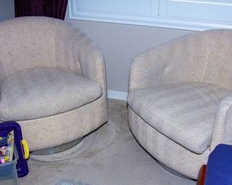 Upholstered swivel chairs(x2)
