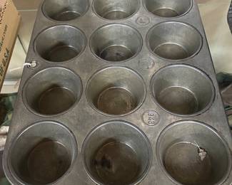 WW2 U.S. Muffin Pan