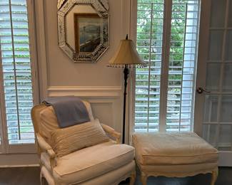 Queen Anne style oversized Henredon chair 