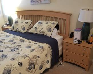 King bedroom set: bed & two nightstands