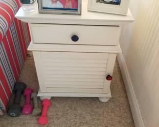 Coastal chic end table/nightstand