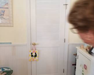 Interior louver door