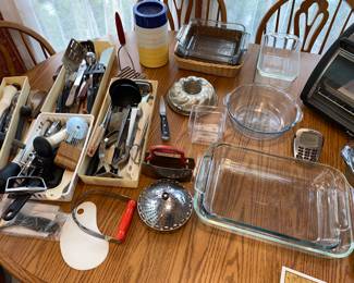 Assorted kitchenware