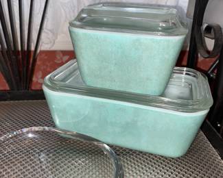 Turquoise Pyrex refrigerator dishes -as is