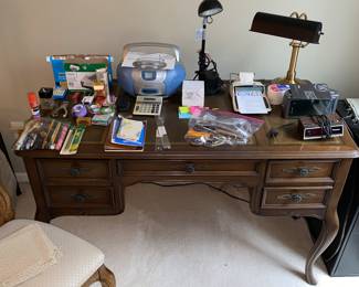 Excellent leather top writing desk