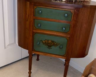 Martha Washington sewing chest