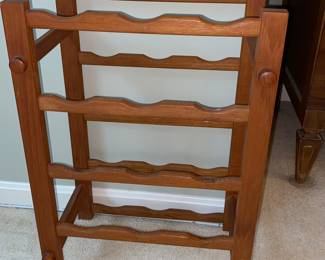 Wine bottle rack
