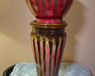 Vintage Weller jardinair and Padestal
Excellent