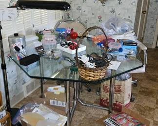 Glass top octagon table w/5 chairs